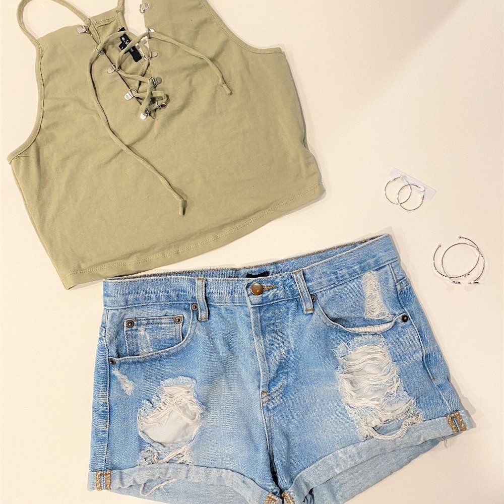 Jean Shorts & green crop top